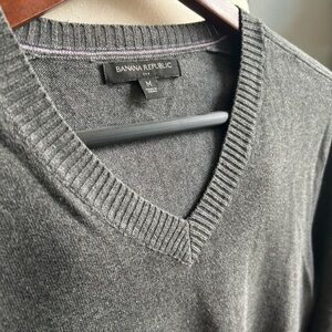 Banana Republic Men's Charcoal V-Neck Sweater